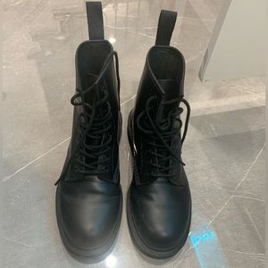 Smooth leather Dr. Martens